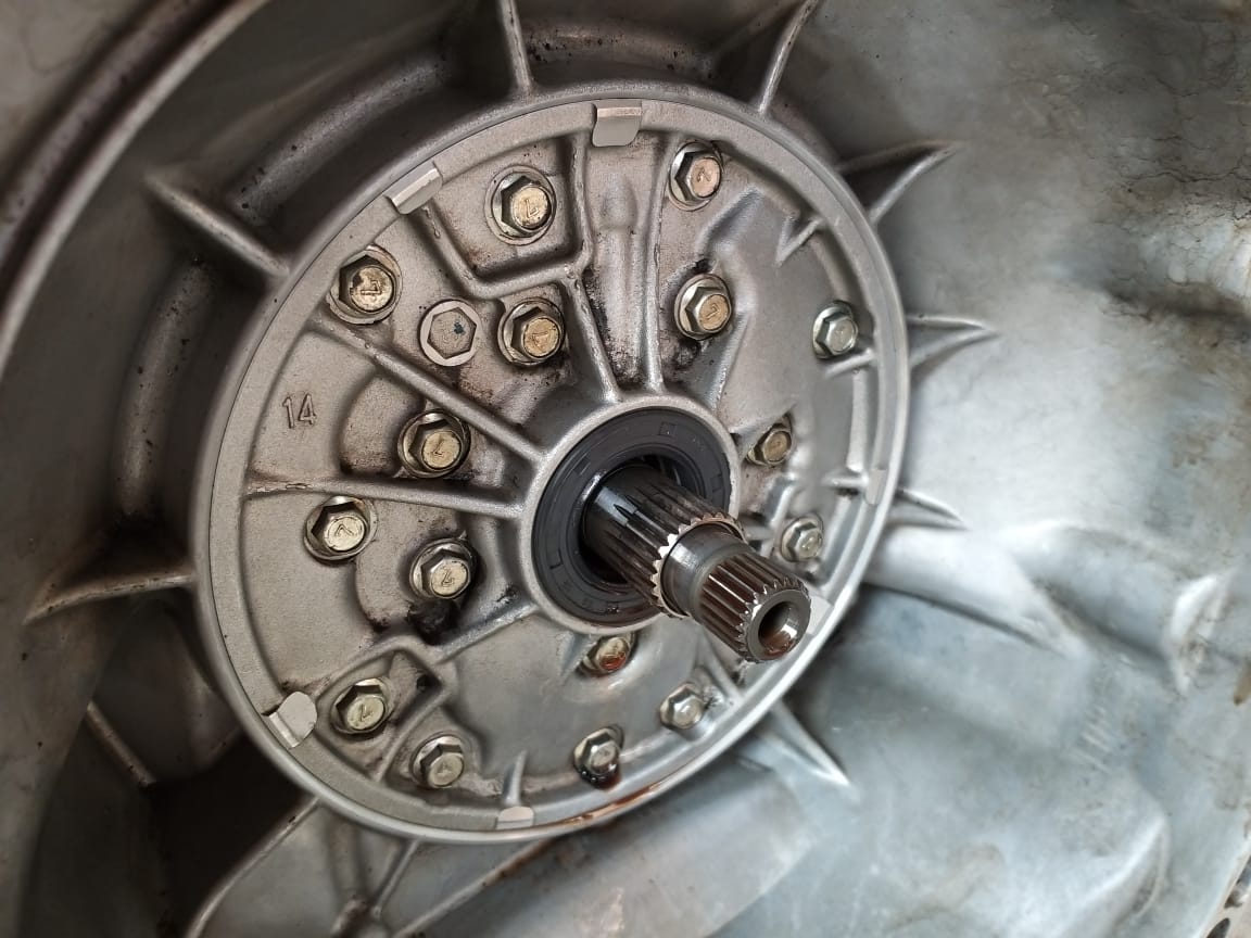 Komponen Ini Harus Segera Diganti Bila Ada Oli Menetes Dari Transmisi Matik Mobil Bekas