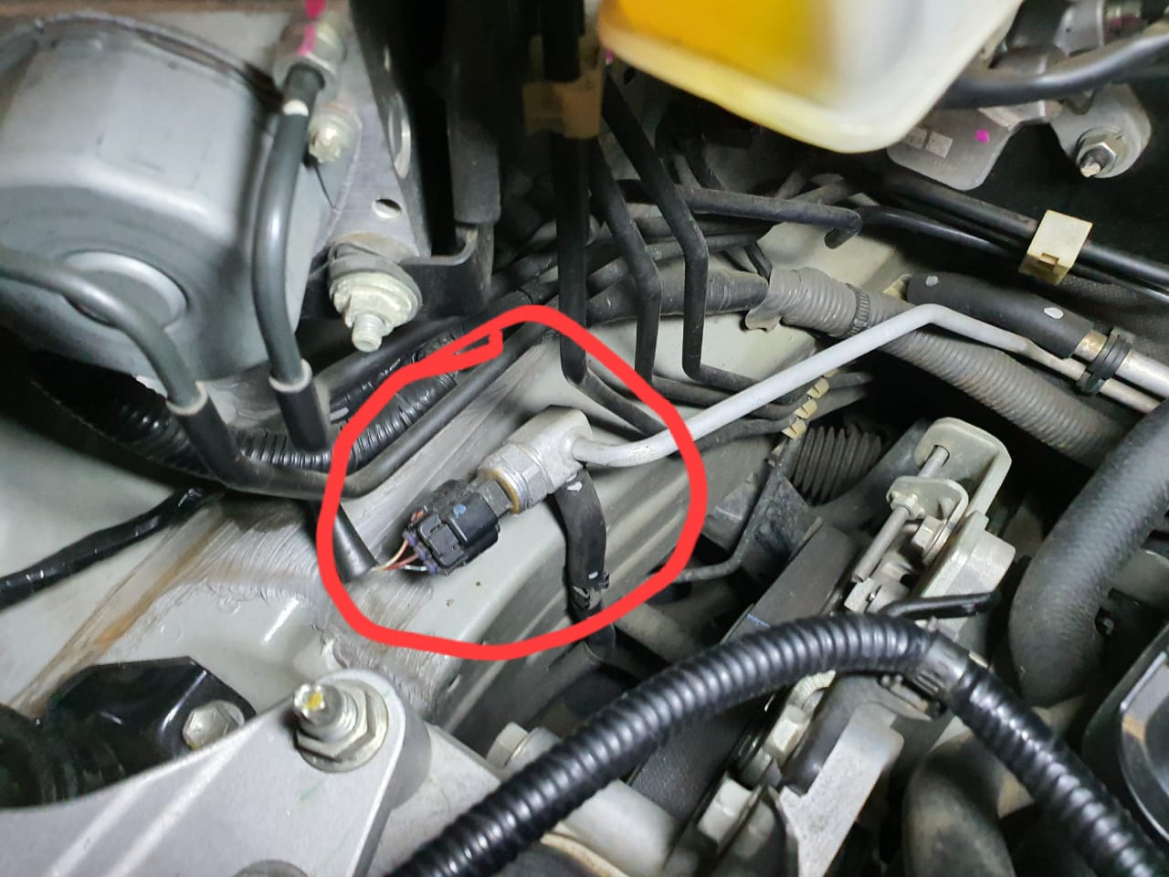 Cara Mengatasi RPM Mobil Bekas Suzuki Ertiga Drop Saat AC Nyala