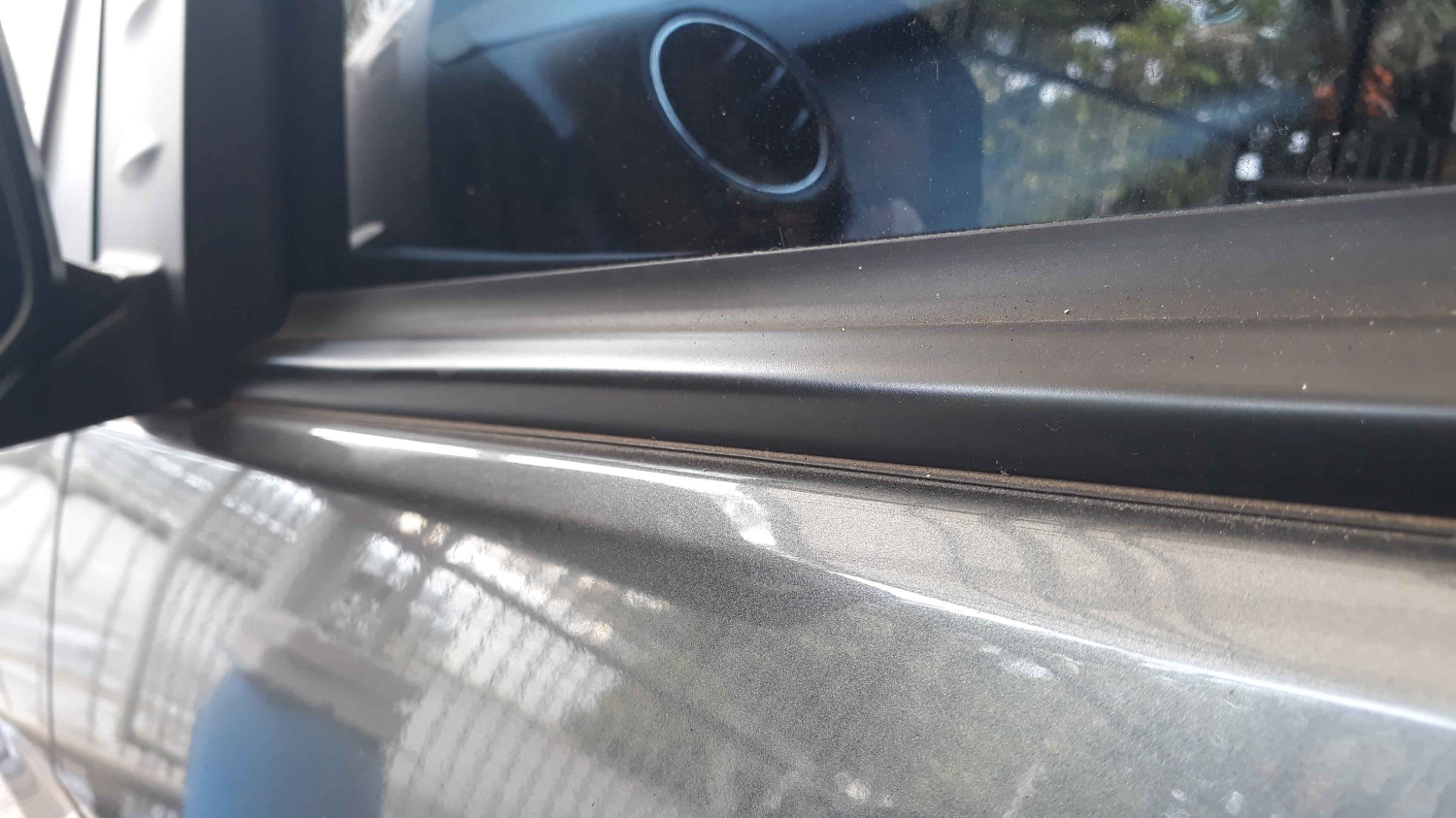 Karet Kaca Rusak Ternyata Bisa Bikin Korsleting Elektrikal Pintu Mobil