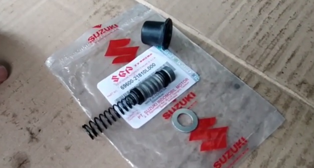 Di Sinilah Biang Keladi Minyak Rem Di Motor Bekas Mendadak Berkurang