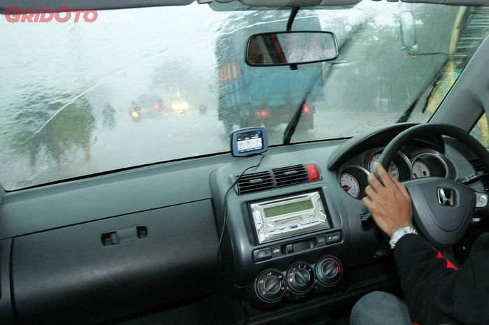 Ternyata Ini Penyebab Gerakan Wiper Mobil Bekas Jadi Melemah