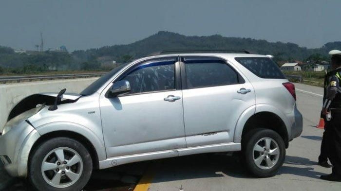 Inilah Enam Cara Mencegah Mobil Bekas Oleng Saat Ban Pecah Tiba-tiba