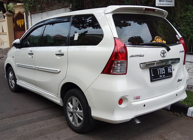 Toyota Veloz Hybrid Nongol, Harga Bekasnya Tahun 2012 Cuma Segini
