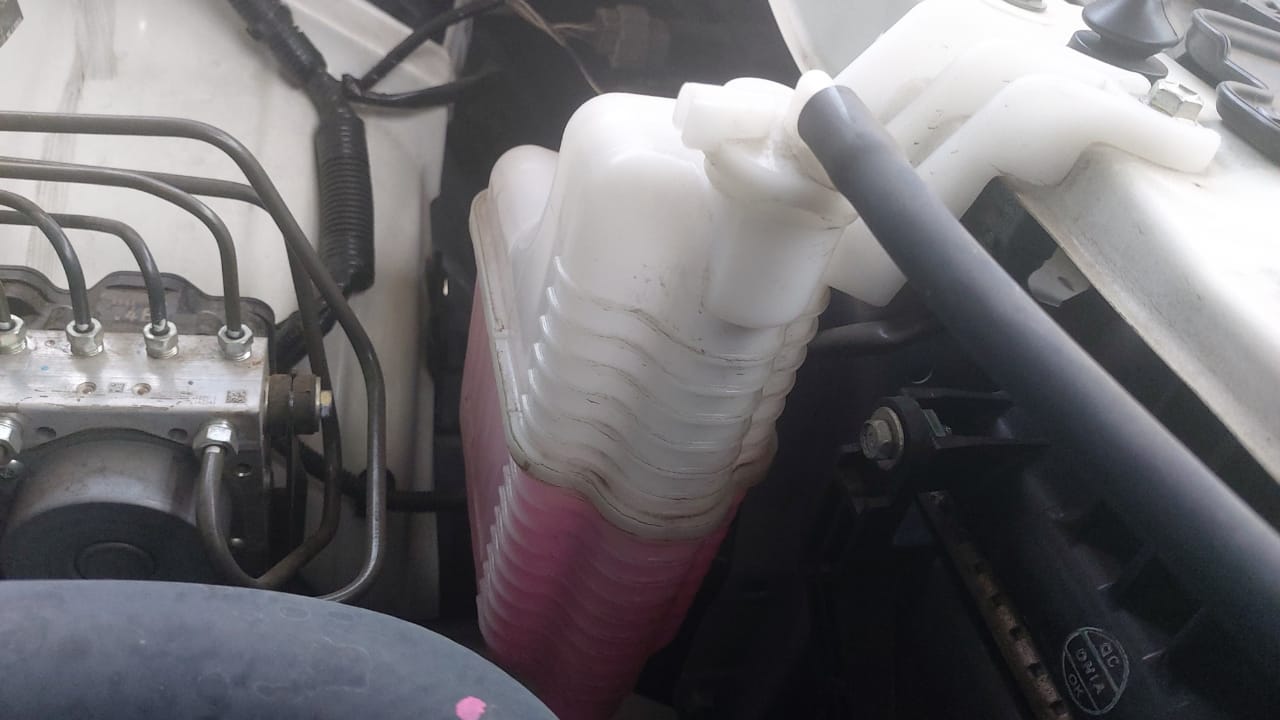 Ini Sebabnya Slang Radiator Mobil Bekas Mulai Rusak Harus Langsung Diganti
