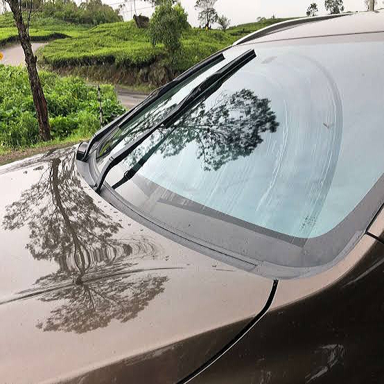 Biasakan Bersihkan Debu di Wiper Sebelum Mengemudi, Biar Enggak Begini