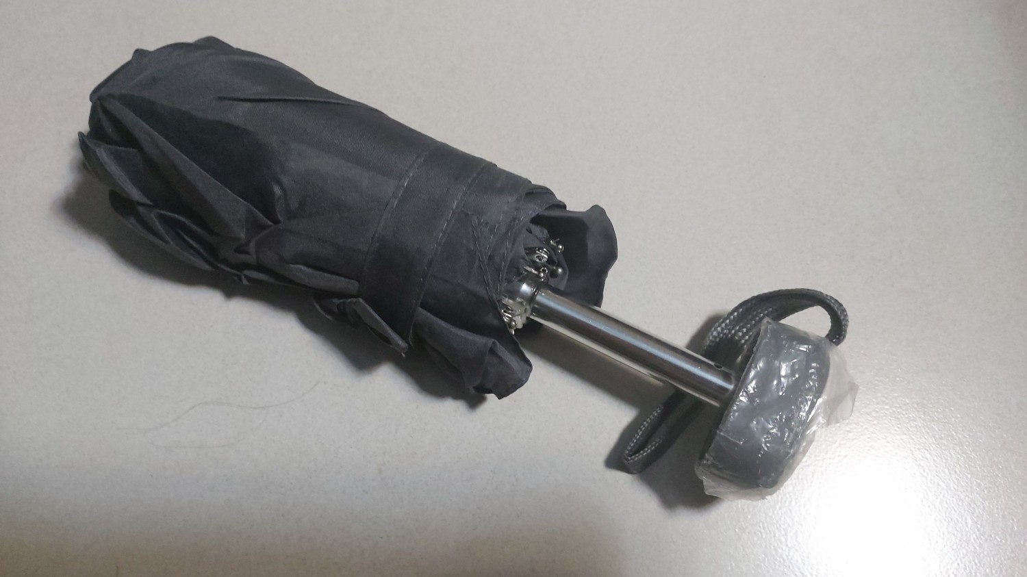 Tiga Benda Ini Wajib Ada Di Dalam Mobil Bekas Kesayangan Saat Hujan