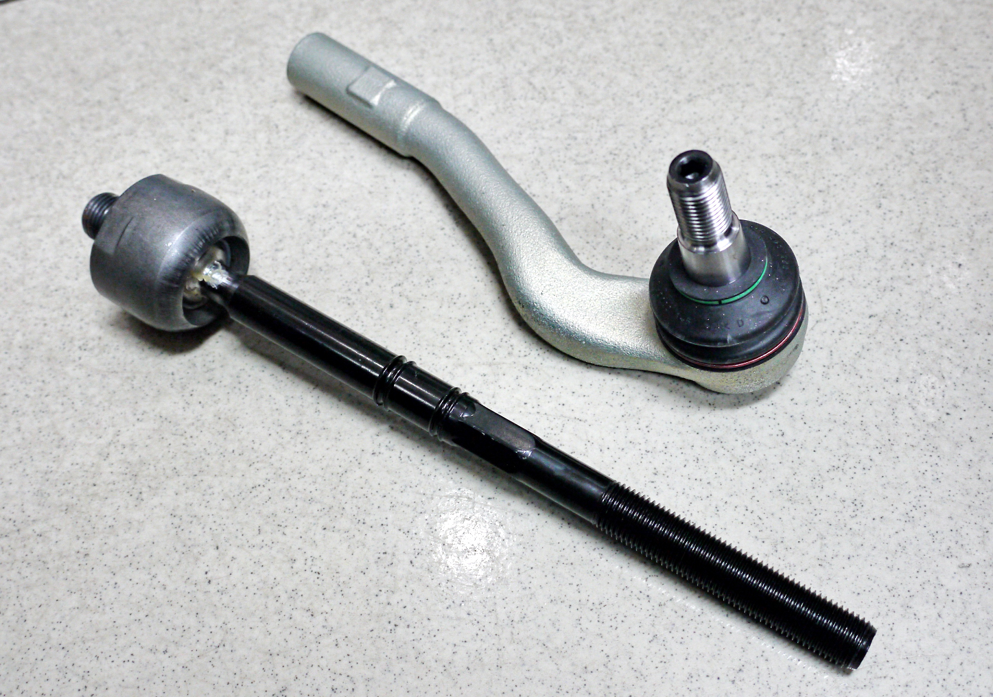 Pemilik Mobil Harus Tahu, Begini Ciri-ciri Tie Rod Mobil Yang Rusak