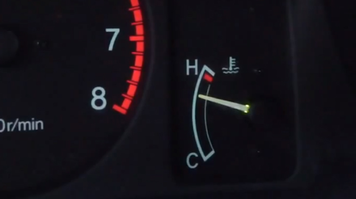 Sering Kelewat, Ini Tiga Tanda Air Radiator Di Mobil Bekas Minta Ganti