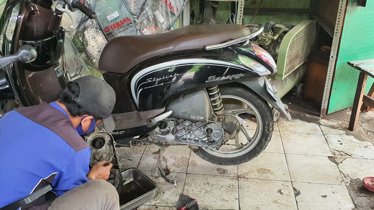 Ternyata Ini Masalahnya Saat Motor Matic Nggak Kuat Menanjak