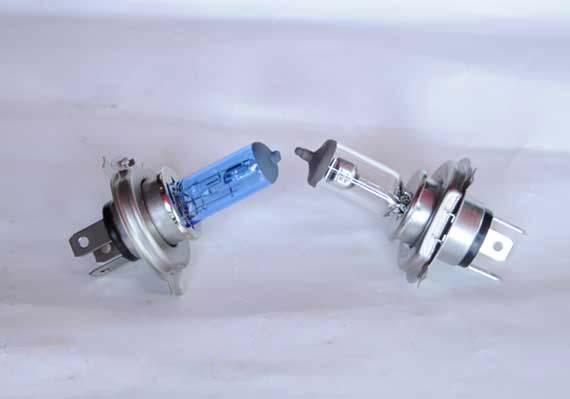 Baru Paham Nih, Beli Bohlam Lampu Depan Mobil Cek Kode Soketnya