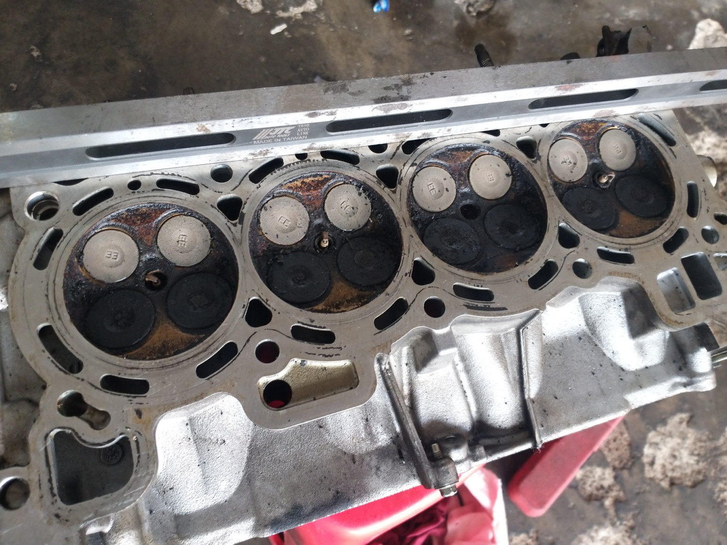 Ini Tandanya Bila Air Radiator di Mobil Bekas Bocor Ke Ruang Bakar