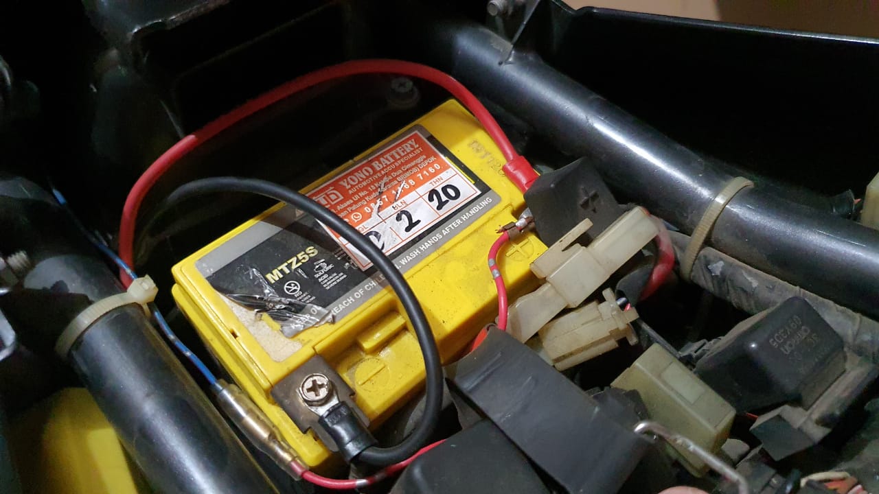 Ternyata Ini Gejala Awal Aki Motor Bekas Injeksi Sudah Mulai Soak
