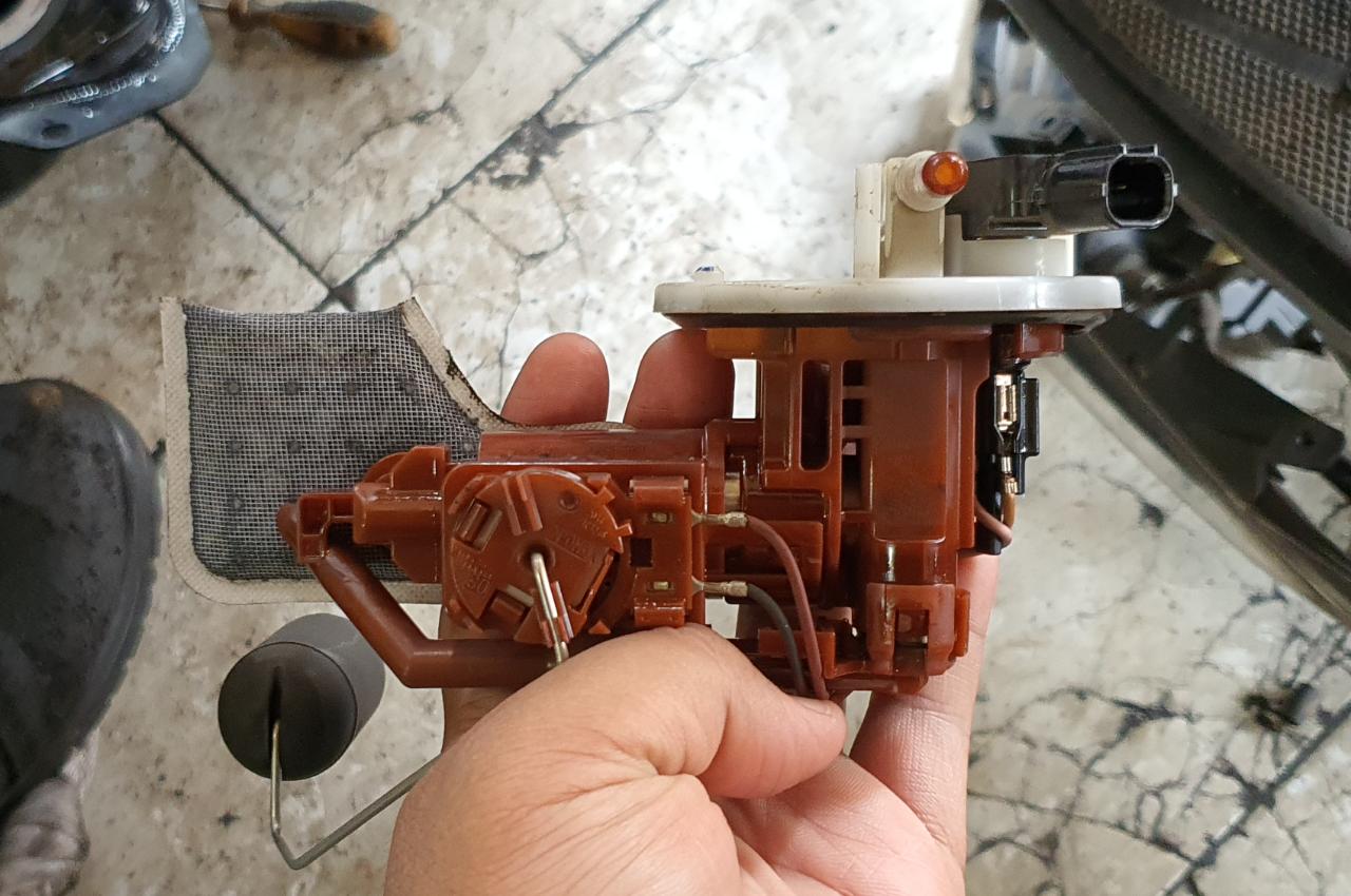 Ini Efek Samping Motor Kesayangan Kalian Jarang Isi Bensin Full Tank