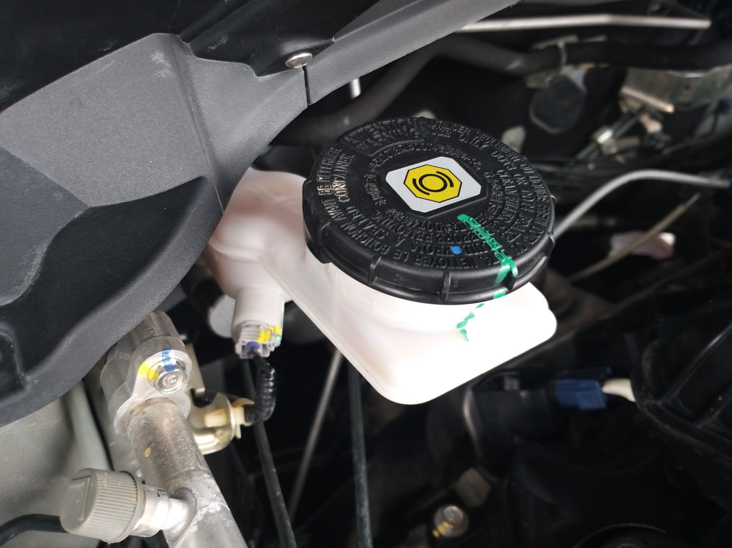 Minyak Rem  Mobil Berkurang Banyak, Bisa dari Sini Penyebabnya