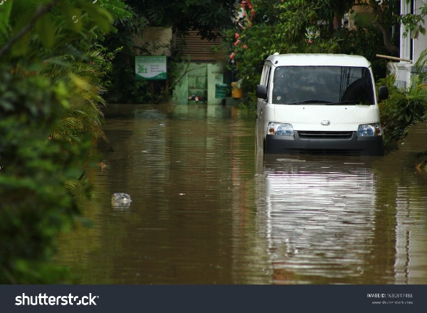 Ini 5 Ciri-ciri Mobil Bekas Terendam Banjir, Paling Gampang Dengerin Suara Mesin