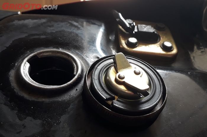Ternyata Ini Penyebab Bensin Keluar Dari Tutup Tangki di Motor Bekas