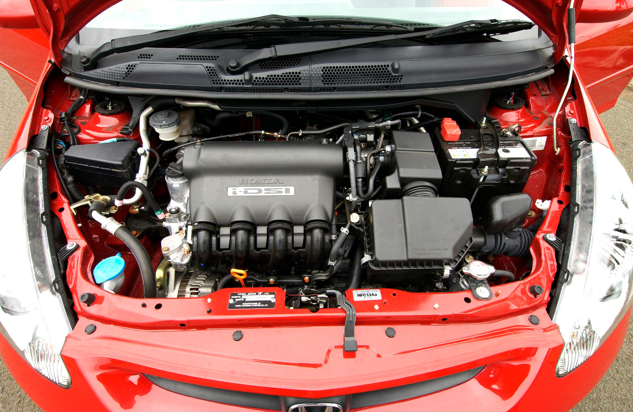 Menggiurkan, Mobil Bekas Honda Jazz GD3 Tahun 2006 VTEC Cuma Segini