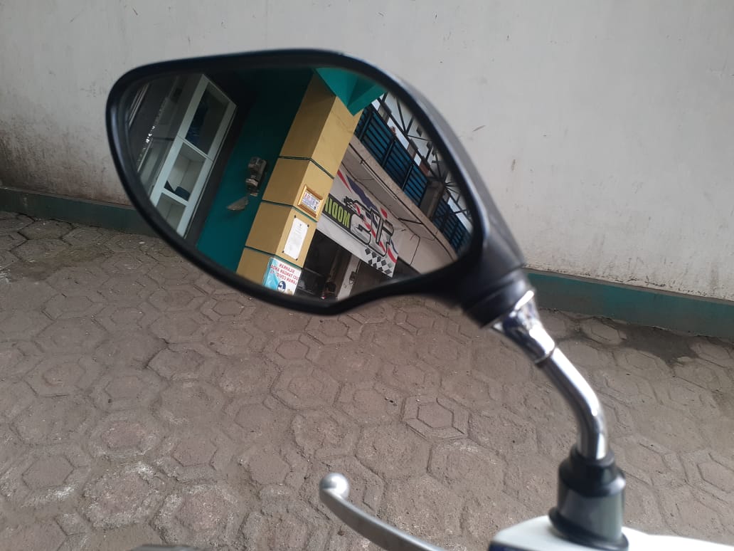 Alasan Kenapa Kaca Spion Di Motor Bekas Pakai Cermin Cembung