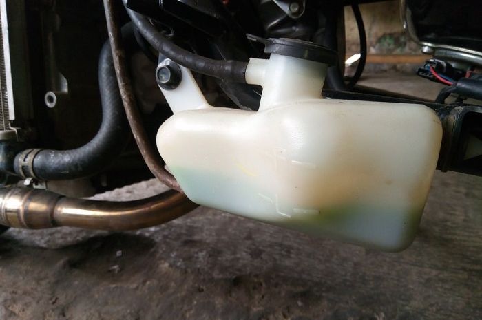 Tiga Efek Samping Tutup Radiator Motor Bekas Tidak Ditutup Dengan Kencang