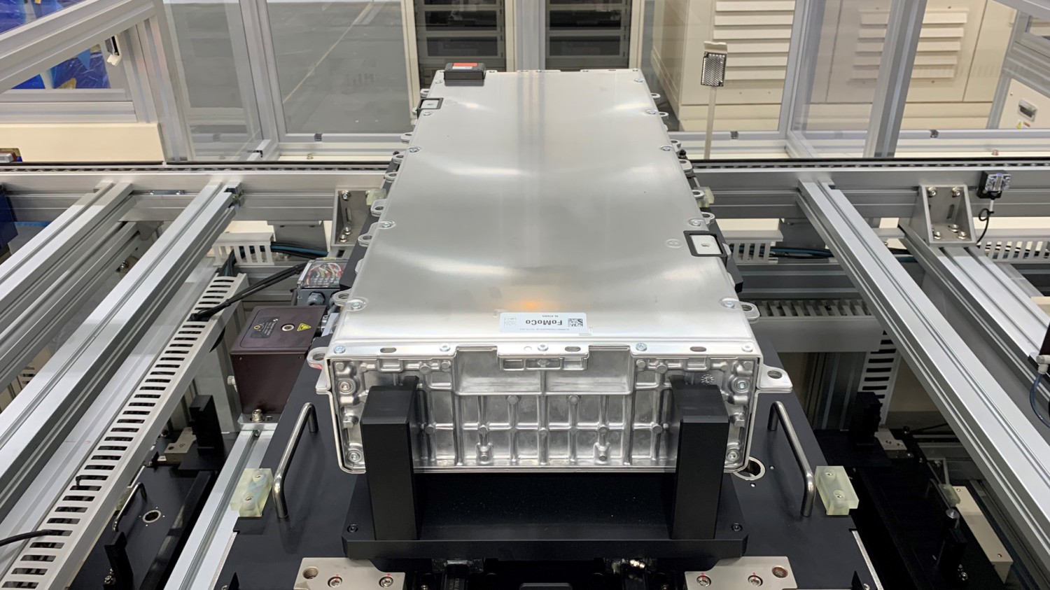 Tak Lagi Fokus Mobil Listrik, Ford Tarik Rem dan Main di Baterai Model Begini