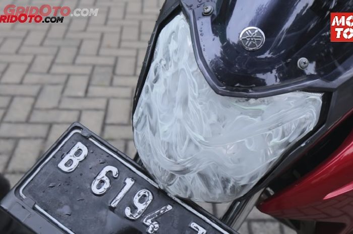 Dua Cara Mencegah Mika Lampu Motor Kuning Dan Kusam Di Musim Hujan