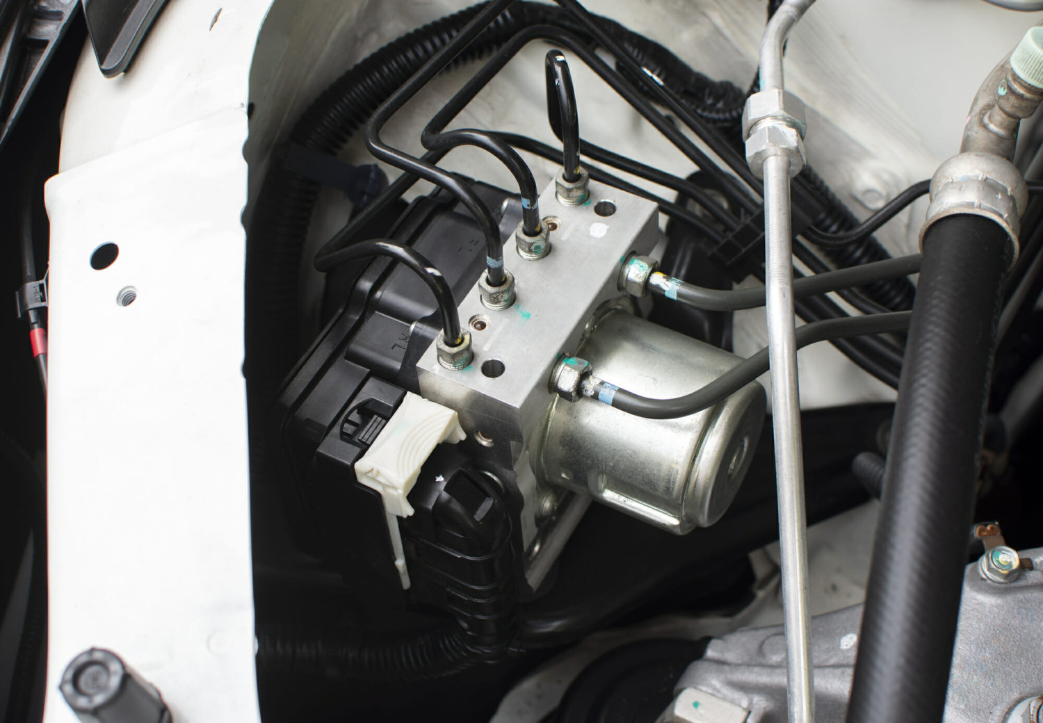 Cegah Modul ABS Motor Rusak, Ganti Minyak Rem Setiap Kilometer Segini