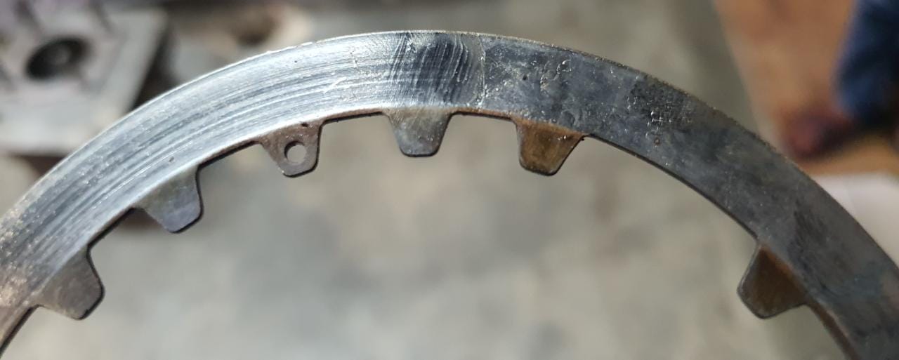 Empat Efek Samping Kampas Kopling Motor Bekas Gosong Dipakai Terus