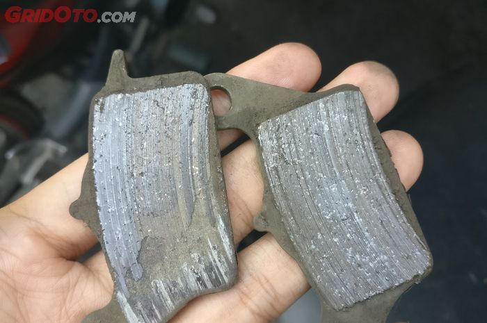 Begini Cara Mudah Deteksi Kampas Rem Motor Habis Sembari Ngabuburit