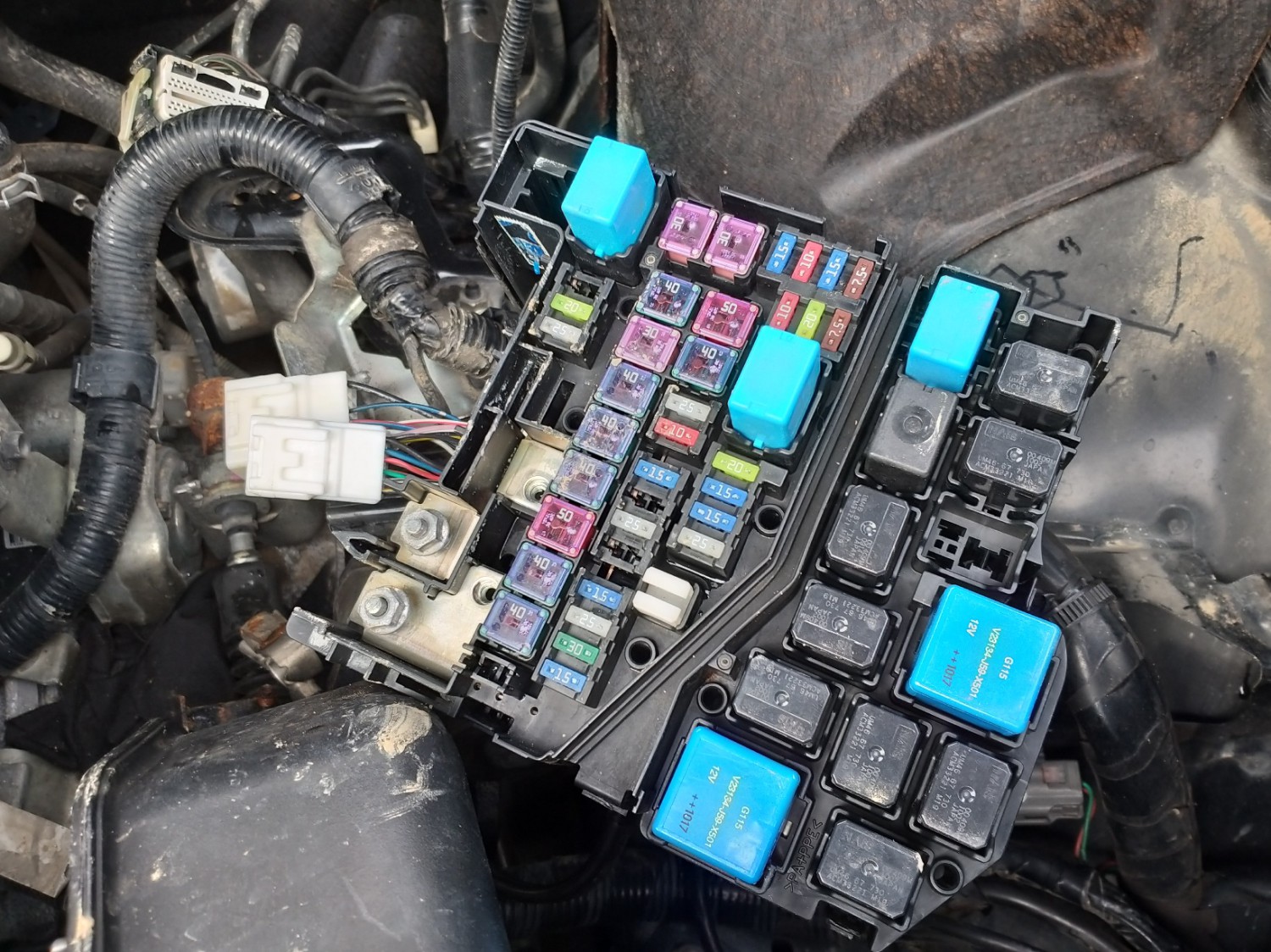 Sekring Putus, Bahaya Ganti Kapasitas Ampere yang Tidak Sesuai