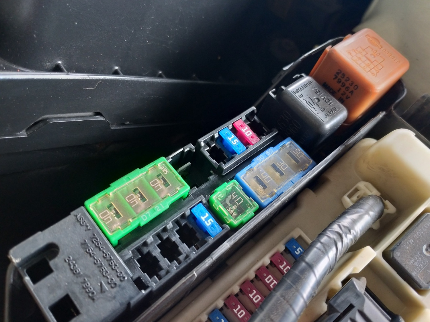 Baru Tahu, Sekring Mobil Sering Putus Jangan Diganti Ampere Lebih Gede