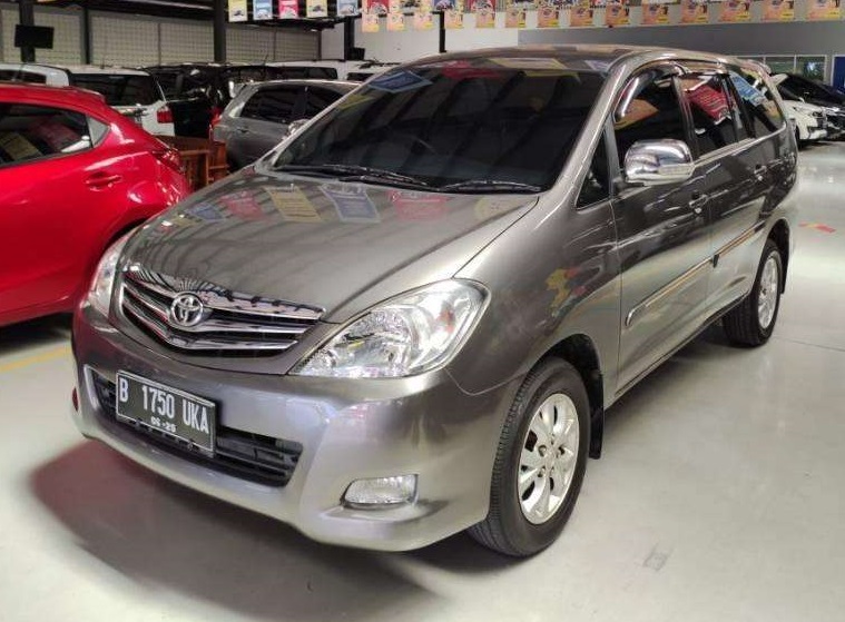 Menjelang Bulan Puasa, Kijang Innova Bensin 2010 Dijual Cuma Segini