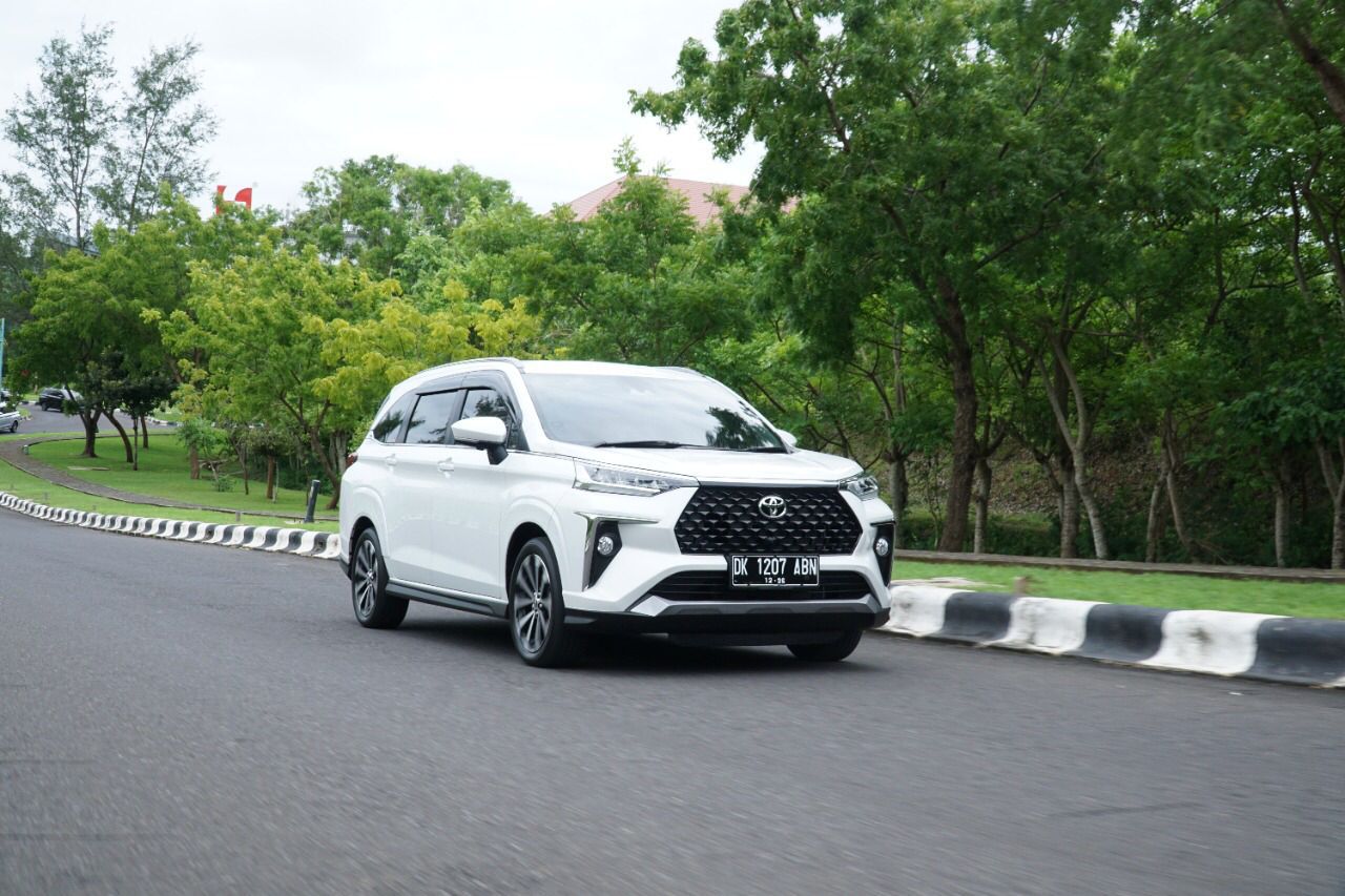 Toyota, Penjualan Toyota Veloz Didominasi Tipe CVT, Manual Tinggal Segini
