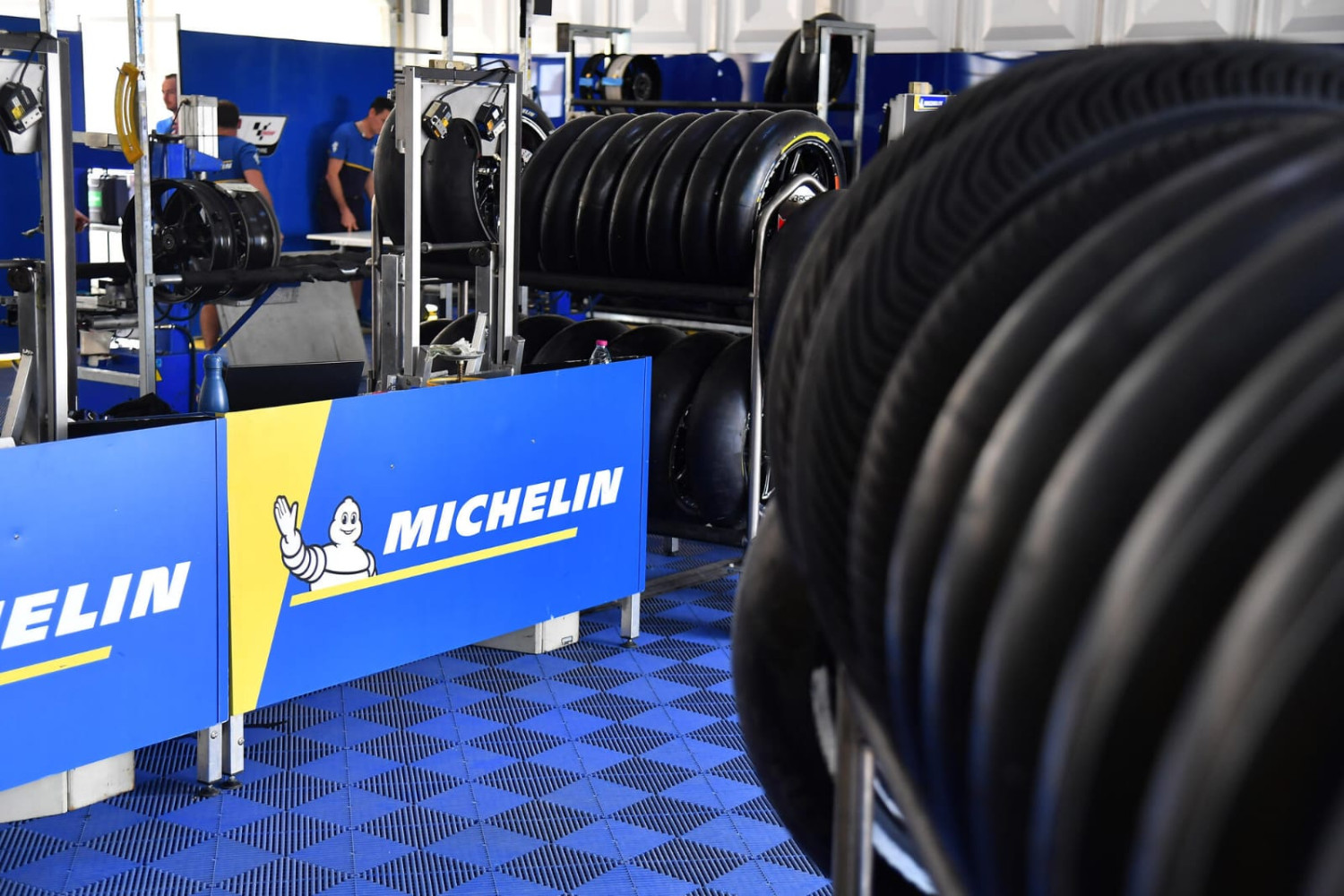 Sujud Syukur, Ini Tanggapan dan Langkah Resmi Michelin Terkait PHK Ratusan Karyawan