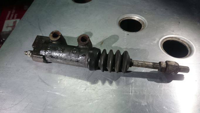 Begini Cara Deteksi Master Kopling Mobil Bekas Manual Yang Bermasalah