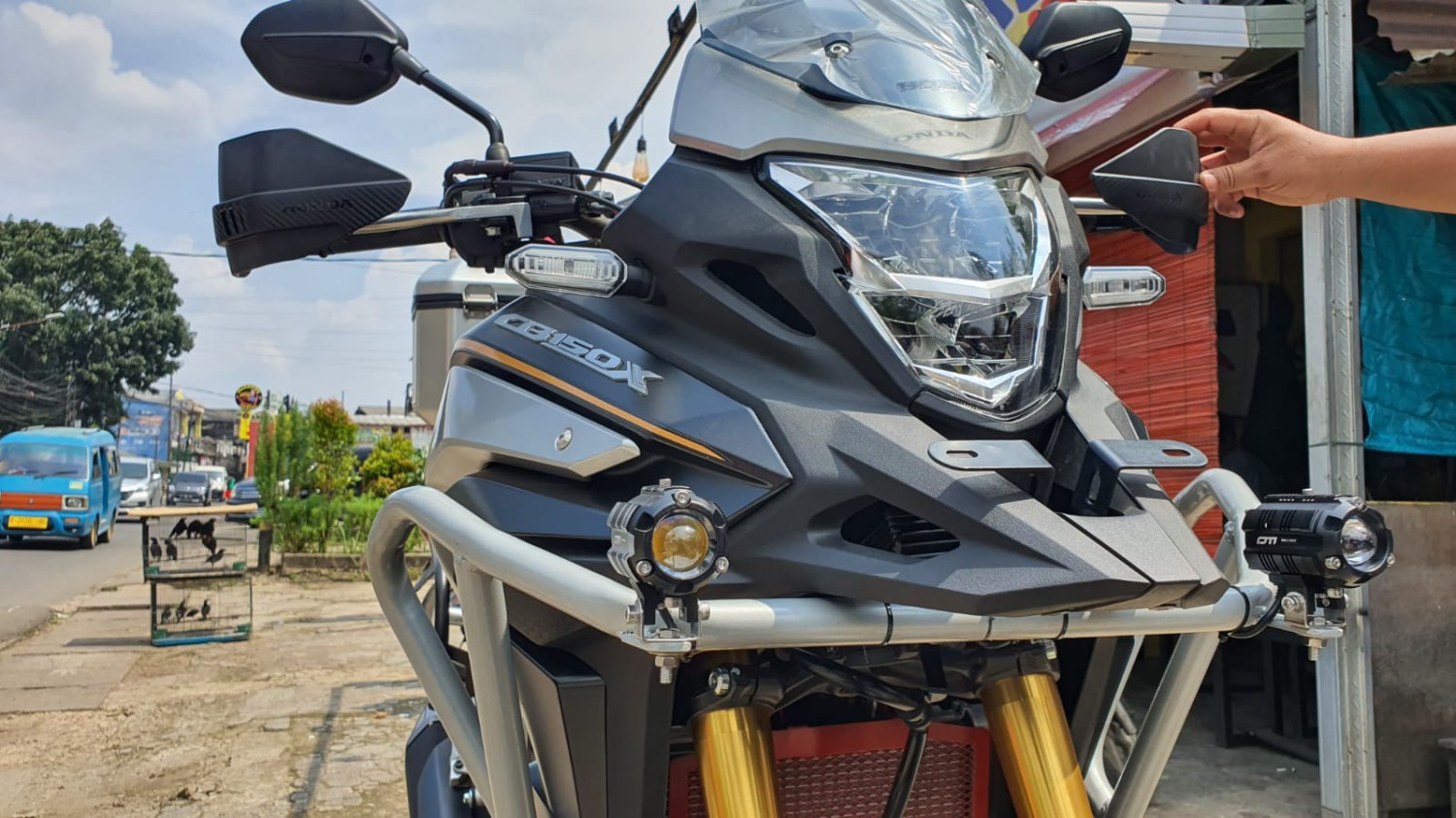 Bukan Soal Harga, Duromoto Blak-blakan Soal Tantangan Jual Lampu Aftermarket