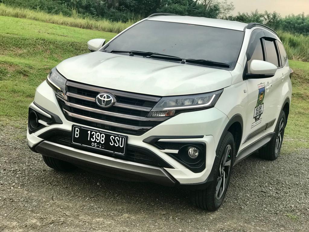 Toyota, Akhir Tahun Mobil Bekas Toyota Rush Dijual Rp 130 Jutaan