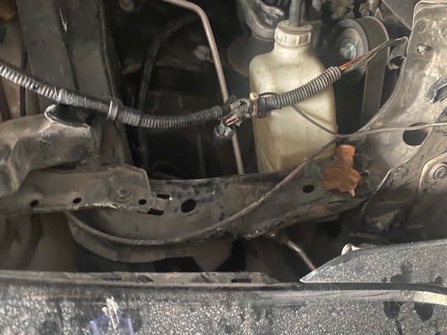 Titik Las di Apron Mobil Bisa Jadi Tanda Rangka Pernah Kena Benturan?