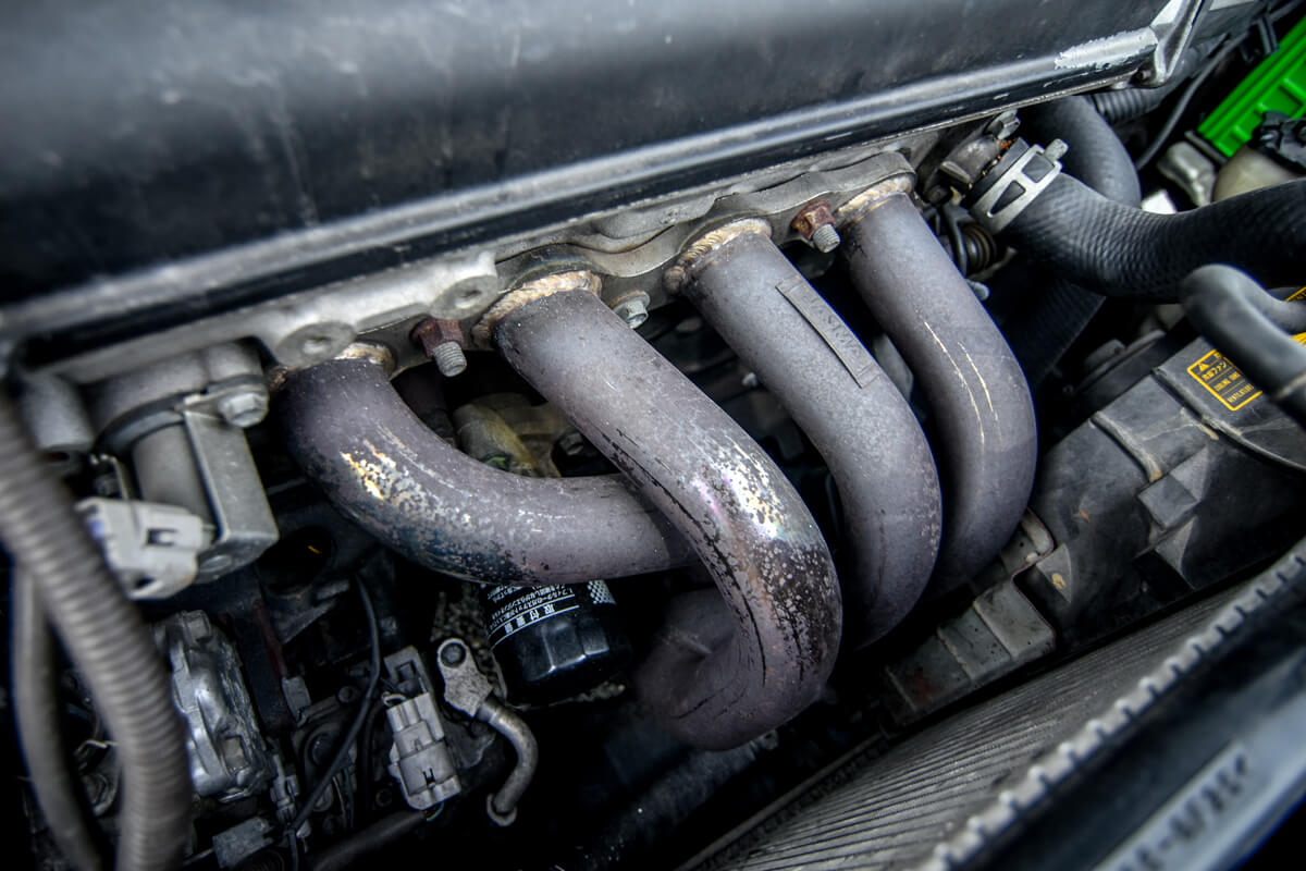 Ini Penyebab Knalpot Mobil Keluar Air Saat Sedang Panaskan Mesin