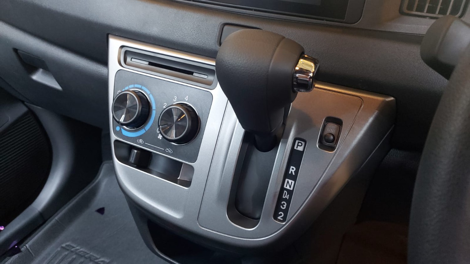 Mau Kuras Oli Matik Sigra Setelah Lebaran, Biayanya Cuma Segini