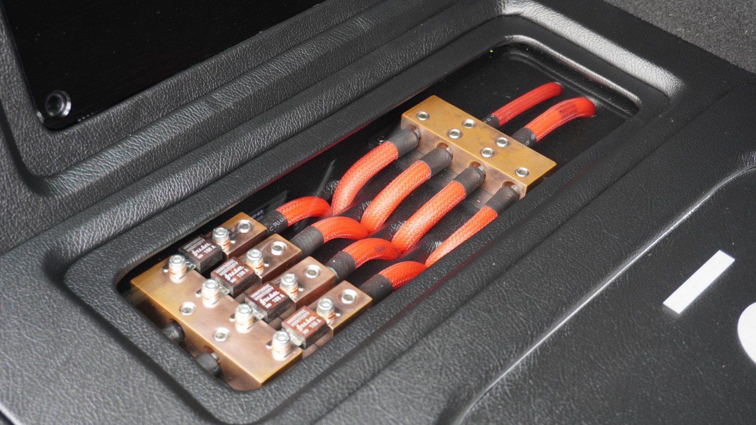 Penyebab Korsleting Kabel Audio Mobil, Jangan Sepelekan Hal Ini