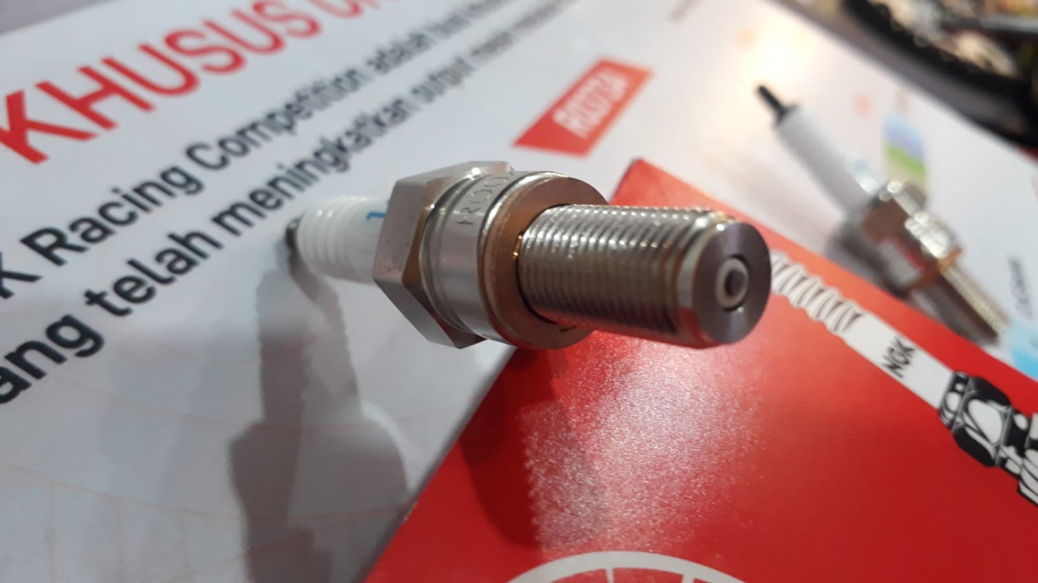 Ini Sebabnya Busi Racing Nggak Cocok Dipasang Di Mesin Standar Motor Bekas