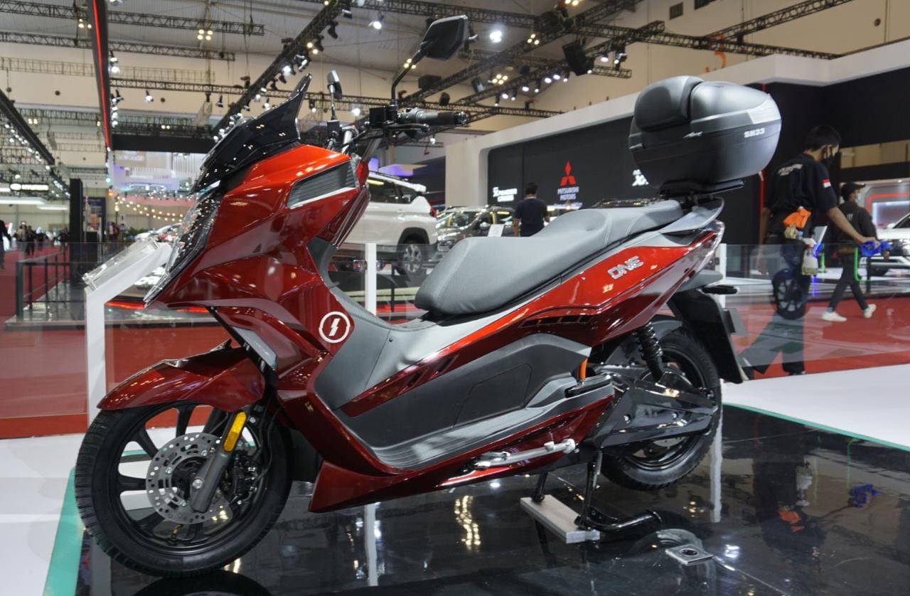 Motor Pakai Top Box Boleh Enggak Sih Dijadikan Senderan? Ini Penjelasannya
