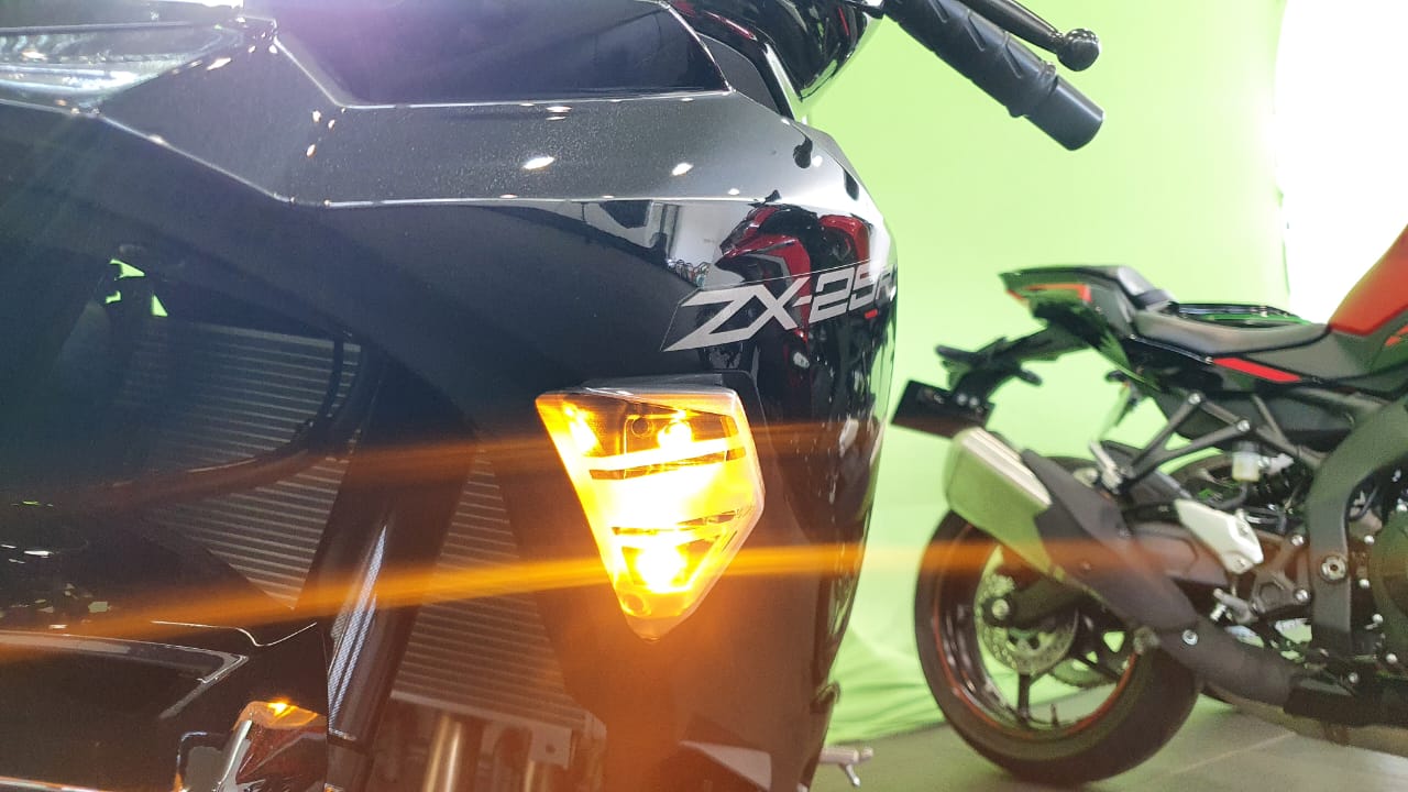 Ini Sebabnya Setelah Diganti LED Lampu Sein Motor Bekas Nggak Berkedip