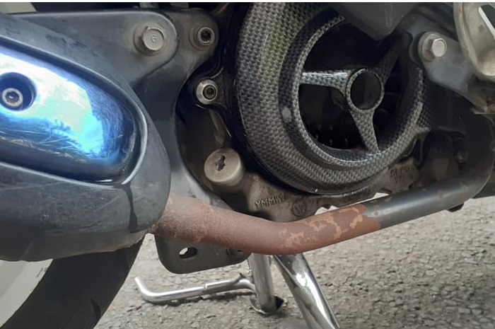 Ternyata Kebiasaan Sepele Ini Bikin Knalpot Motor Bekas Kuning Seperti Kerak