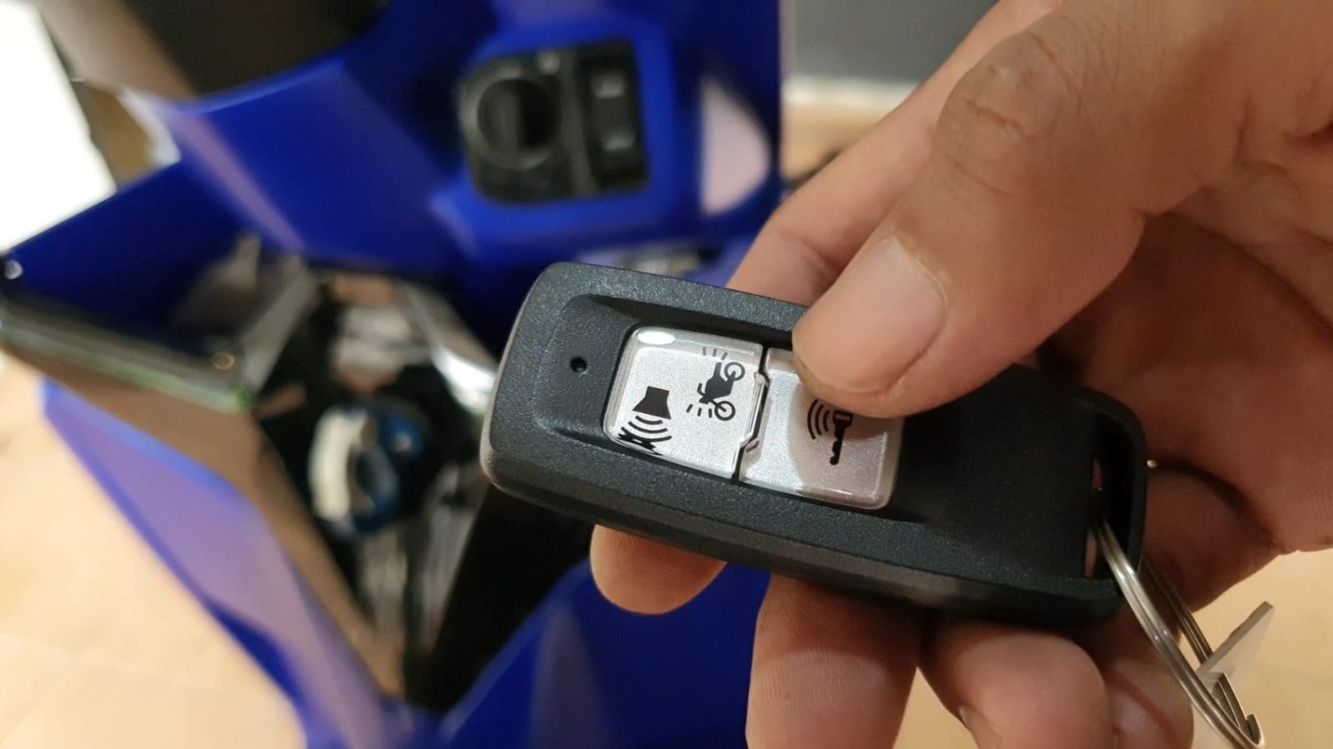 Jangan Sampai Mogok Gaes, Ini Ciri Baterai Remote Keyless Motor Bekas Mau Habis
