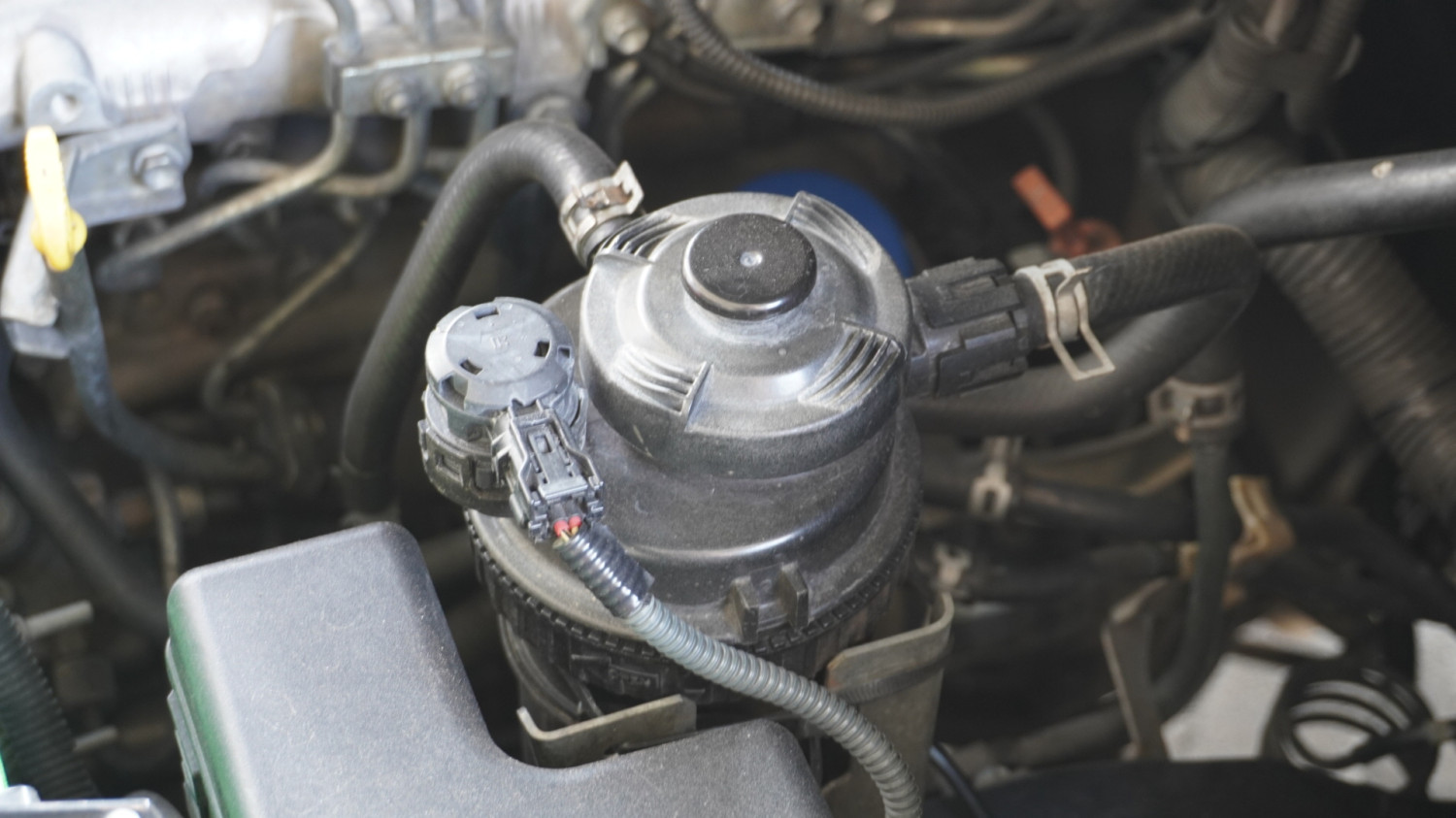 Intip Lubang Knalpot, Ciri-ciri Filter Solar Kotor di Mesin Diesel Bisa Ketahuan