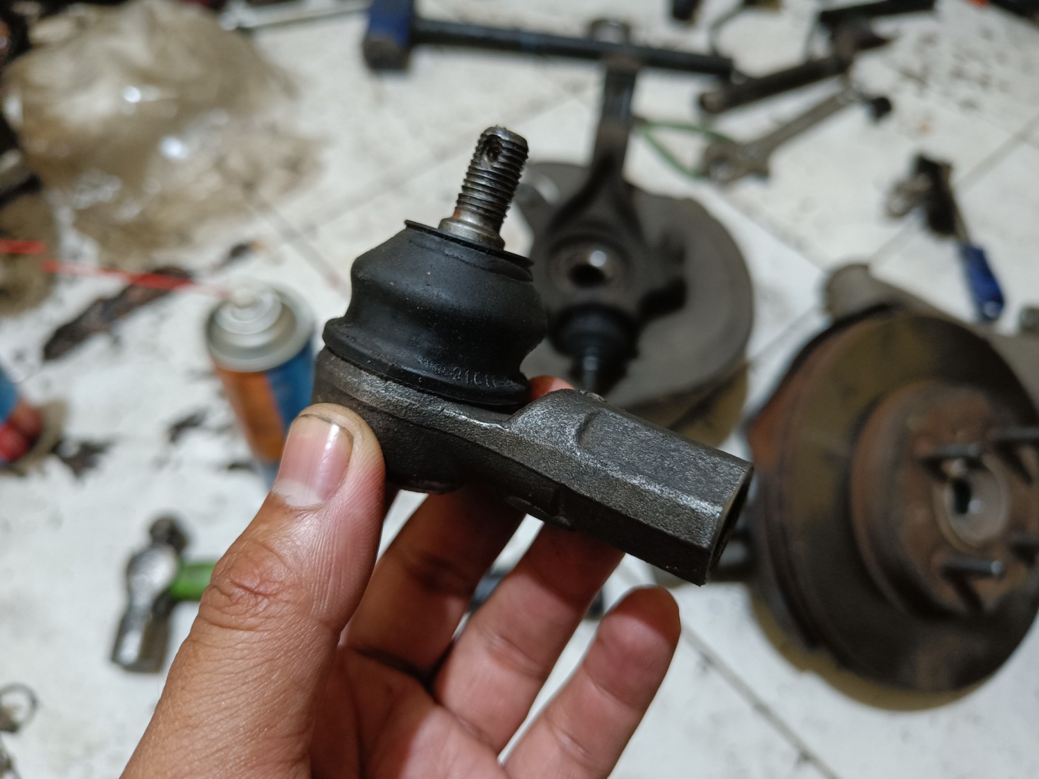 Ini Dampak dari Biarkan Tie Rod End Kaki-kaki mobil yang Oblak