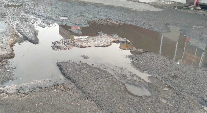 Sering Lewat Jalan Rusak Bikin Baterai Motor Listrik Cepat Soak?