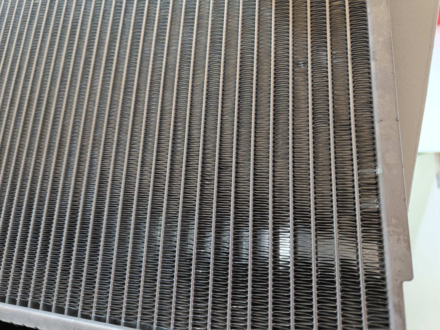 Begini Cara Benar Membersihkan Kisi-kisi Radiator Mobil Bekas Pasca Mudik Lebaran