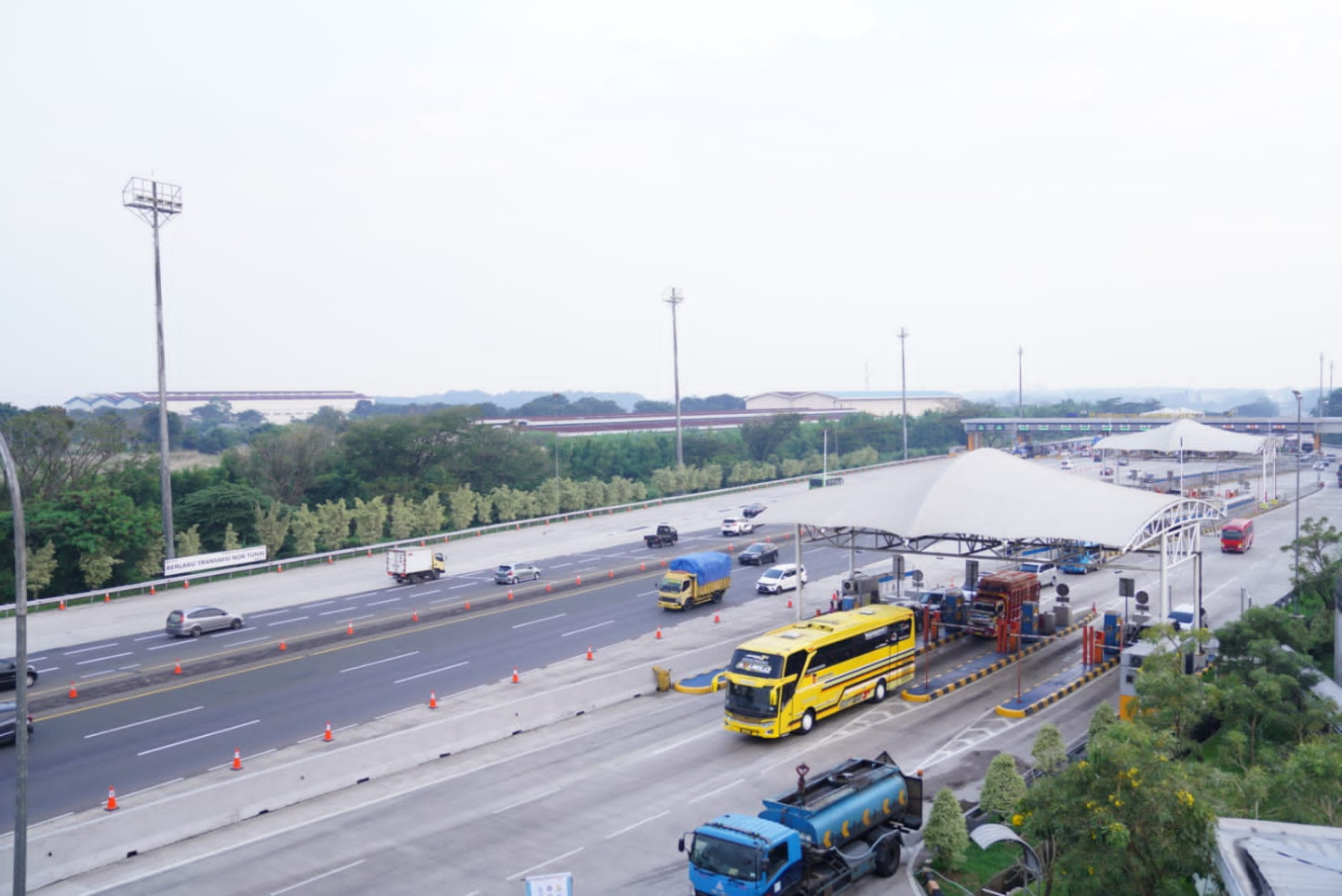 Silakan Buktikan, Daftar Jalan Tol dan Non Tol Ini Bakal Jadi Area Terlarang Bagi Truk Barang